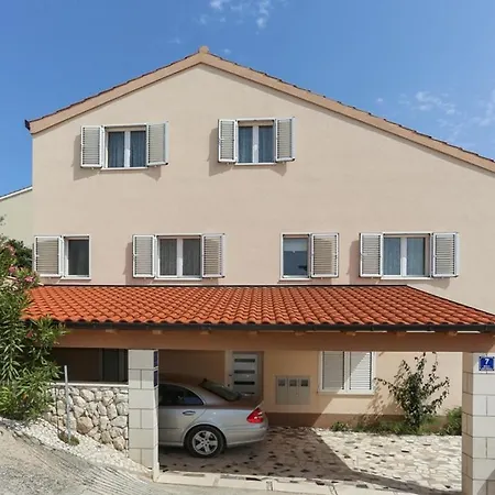 Maris Sevid Apartment *